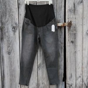 Maternity jeans nwt